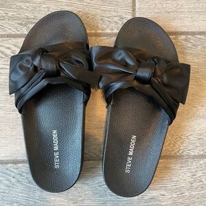 Steve Madden slides Size 7